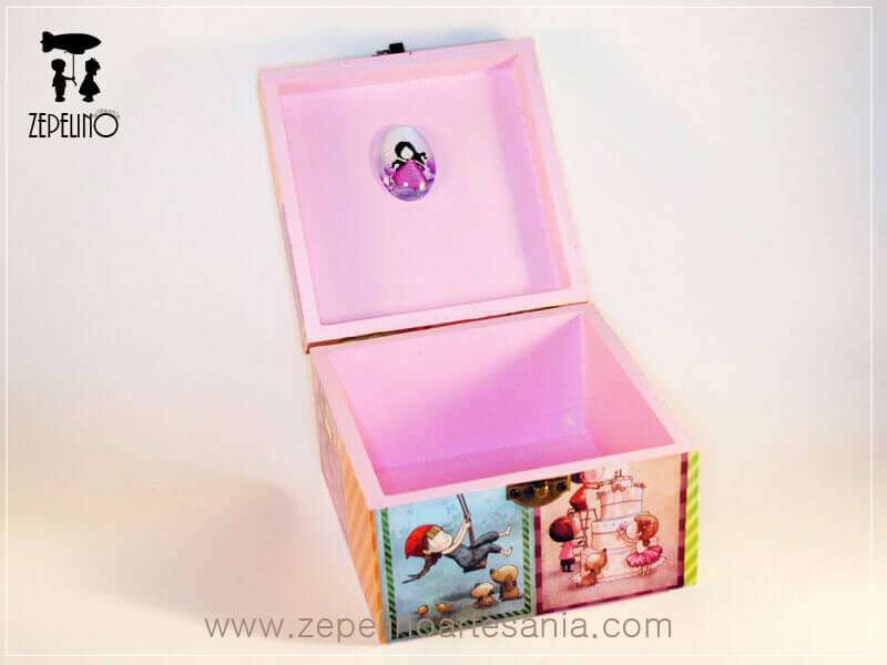 Caja con Gorjuss